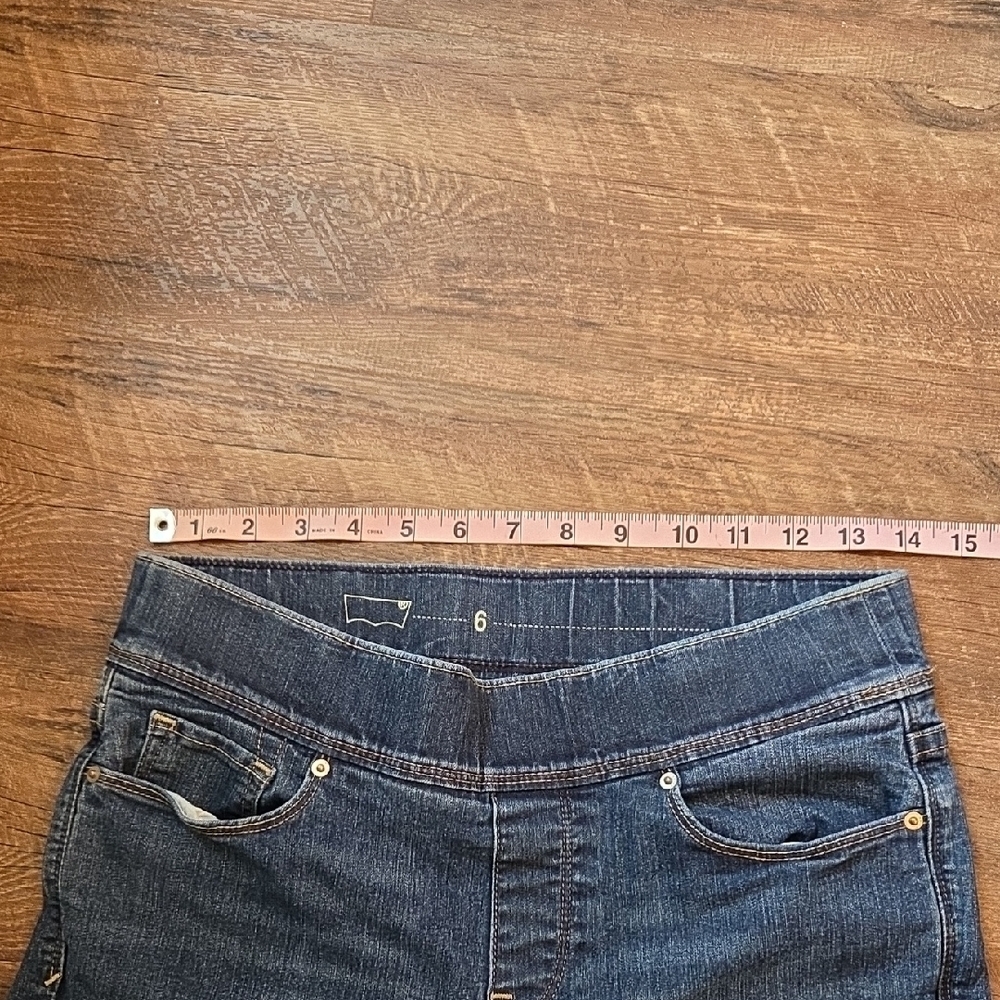 Levi's Pull-on Skinny Blue Jeans Woman's Size 6 - Picture 11 of 14